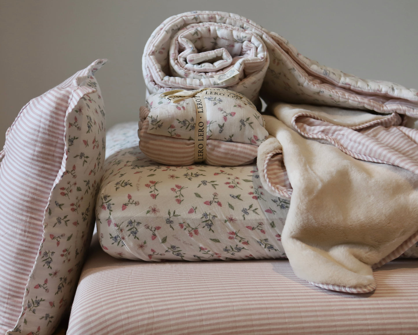 Bedding Set Berry Picking